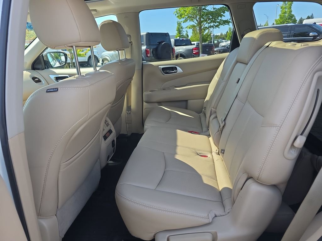 Used 2017 Nissan Pathfinder Platinum AWD/4WD image 10