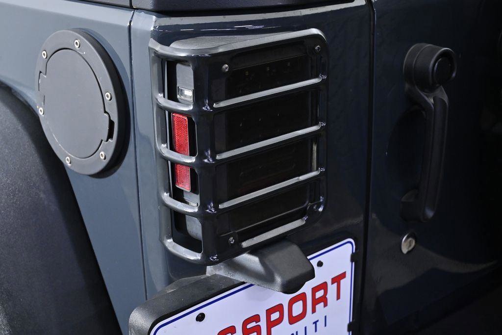 Used 2018 Jeep Wrangler Unlimited Sport S image 33