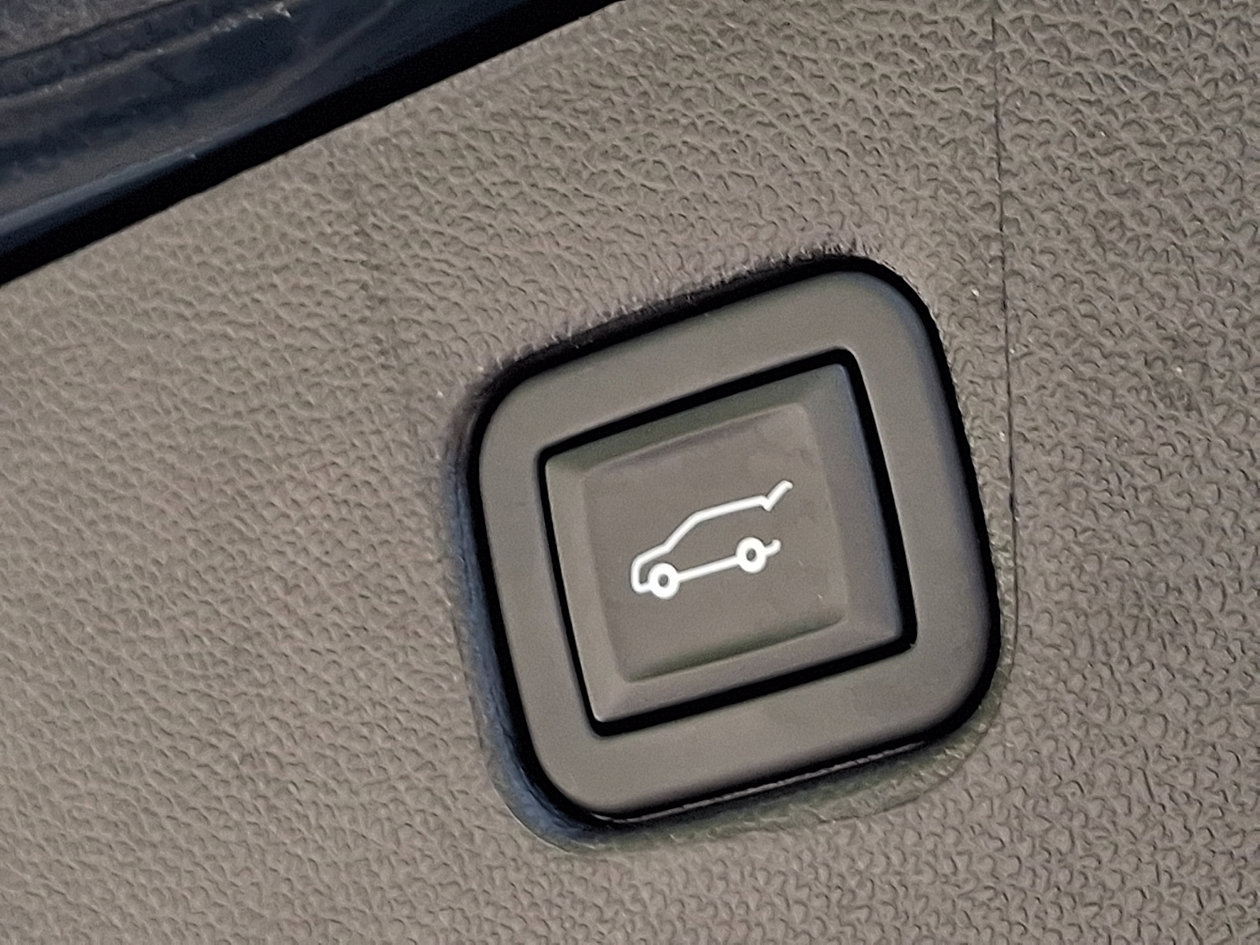 Used 2023 Chevrolet Blazer LT FWD image 29