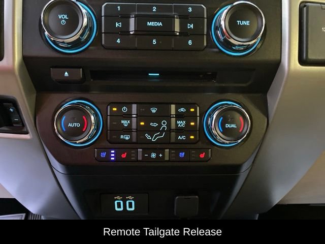 Used 2017 Ford F250 Lariat w/ Lariat Ultimate Package AWD/4WD image 16