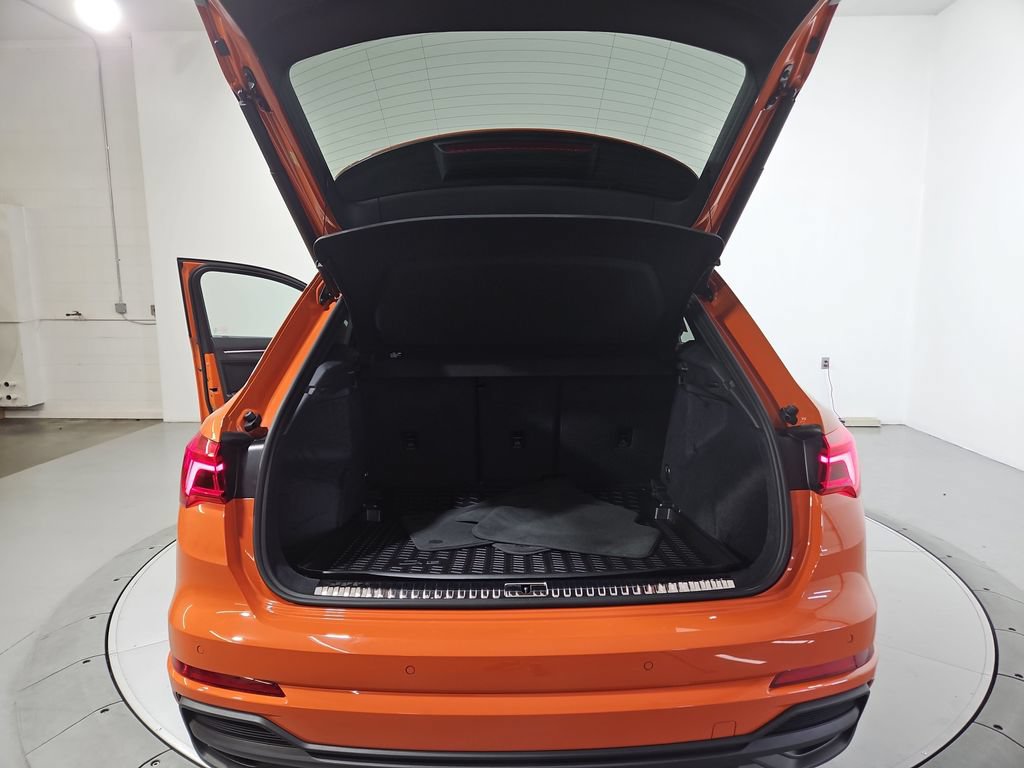 Used 2024 Audi Q3 2.0T Premium Plus w/ Premium Plus Package AWD/4WD image 22