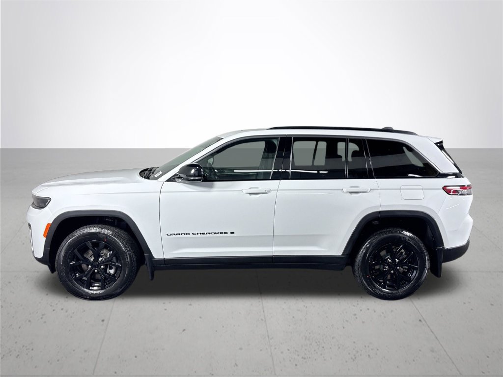 New 2026 Jeep Grand Cherokee Altitude AWD/4WD image 9