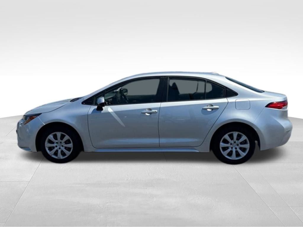 Used 2020 Toyota Corolla LE FWD video 2
