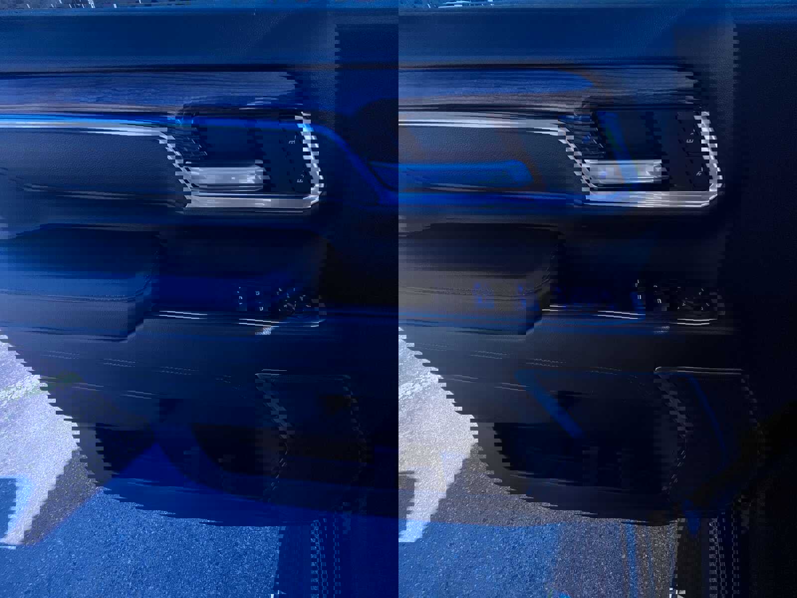 Used 2025 Chevrolet Silverado 3500 LT image 12