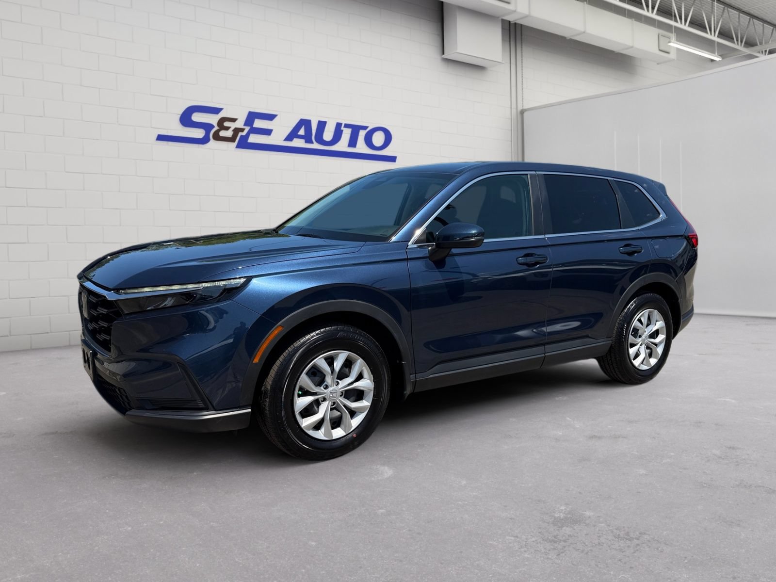 Used 2025 Honda CR-V LX image 1