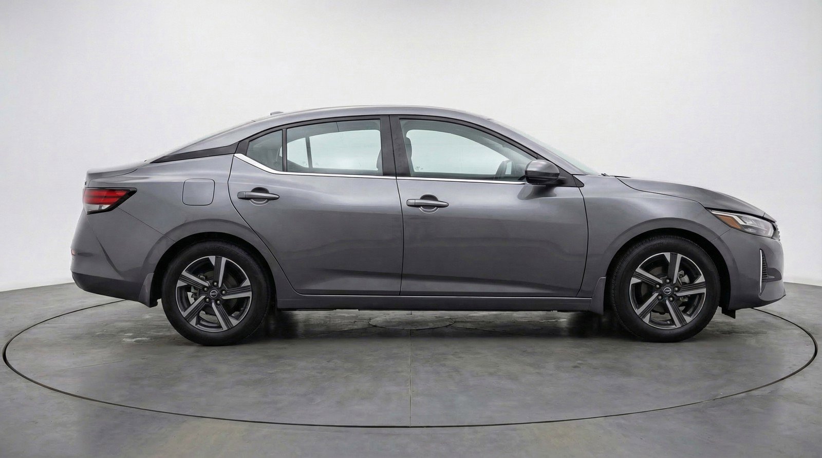 Used 2025 Nissan Sentra SV FWD image 11
