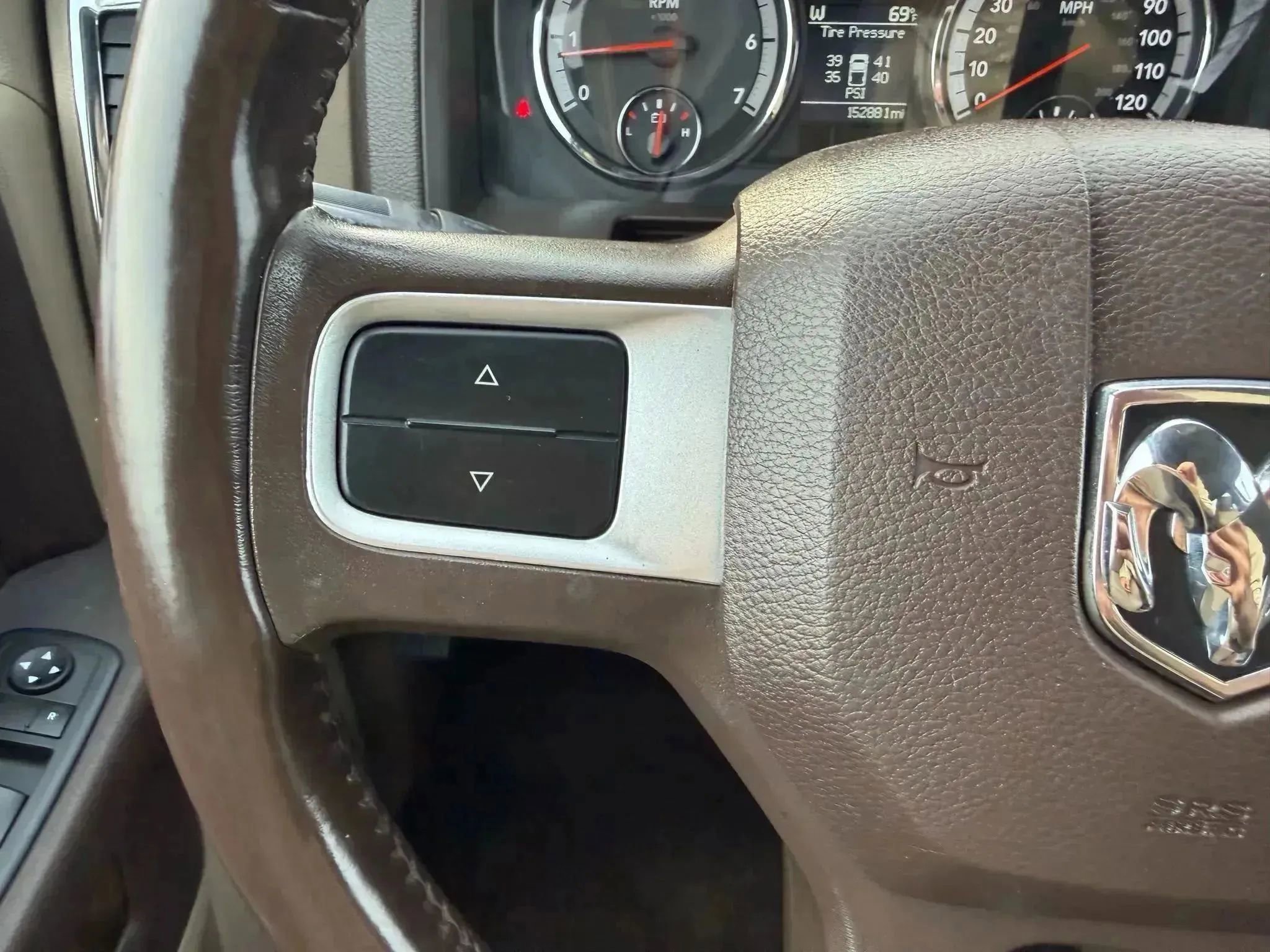 Used 2011 RAM 1500 Laramie AWD/4WD image 22