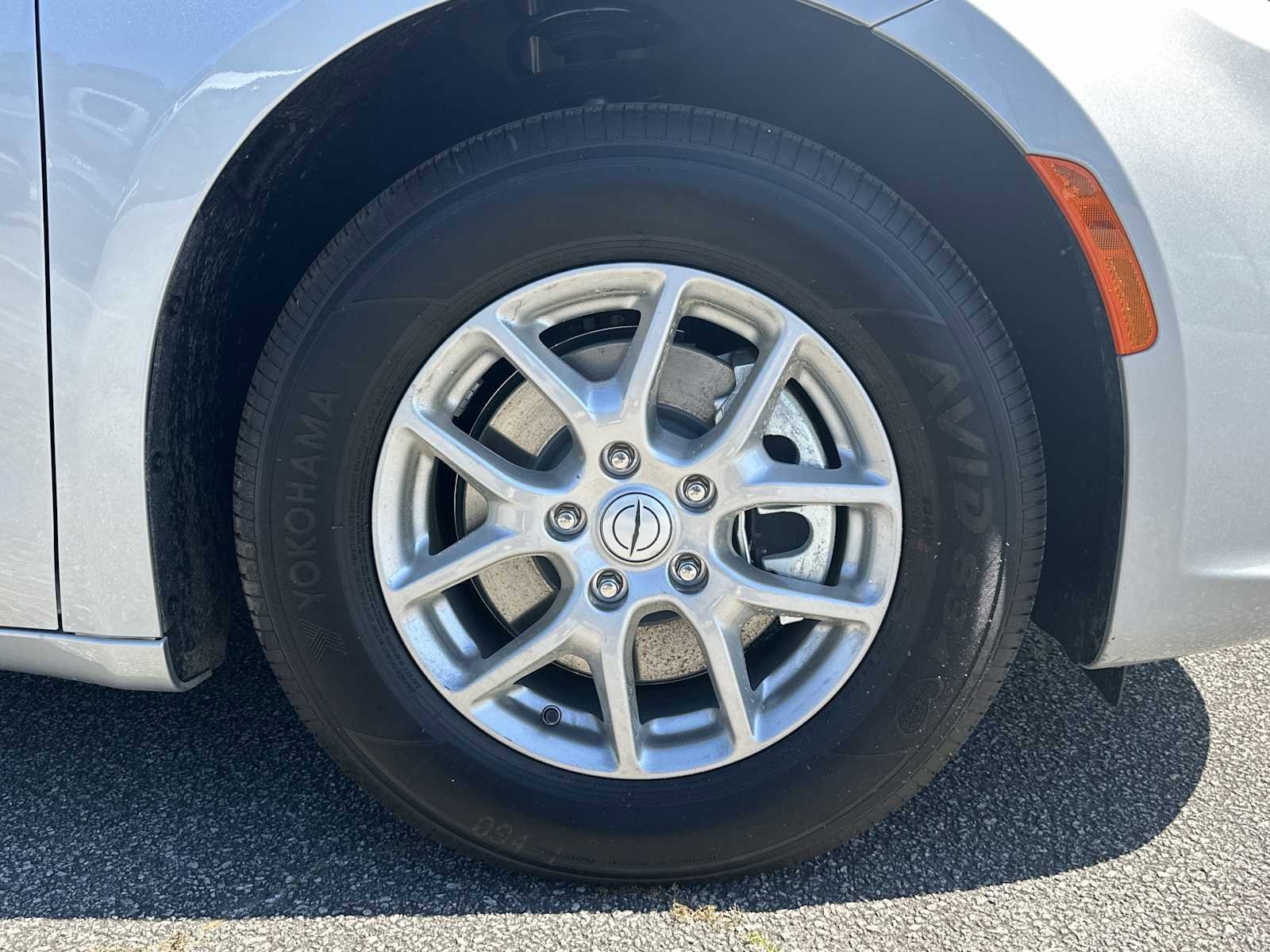 New 2026 Chrysler Pacifica Select FWD image 12