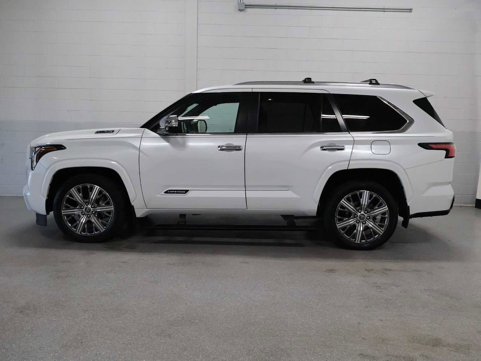 Used 2024 Toyota Sequoia Capstone AWD/4WD image 2