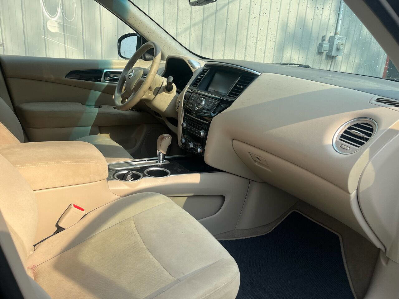 Used 2015 Nissan Pathfinder SV w/ Cargo Package image 28