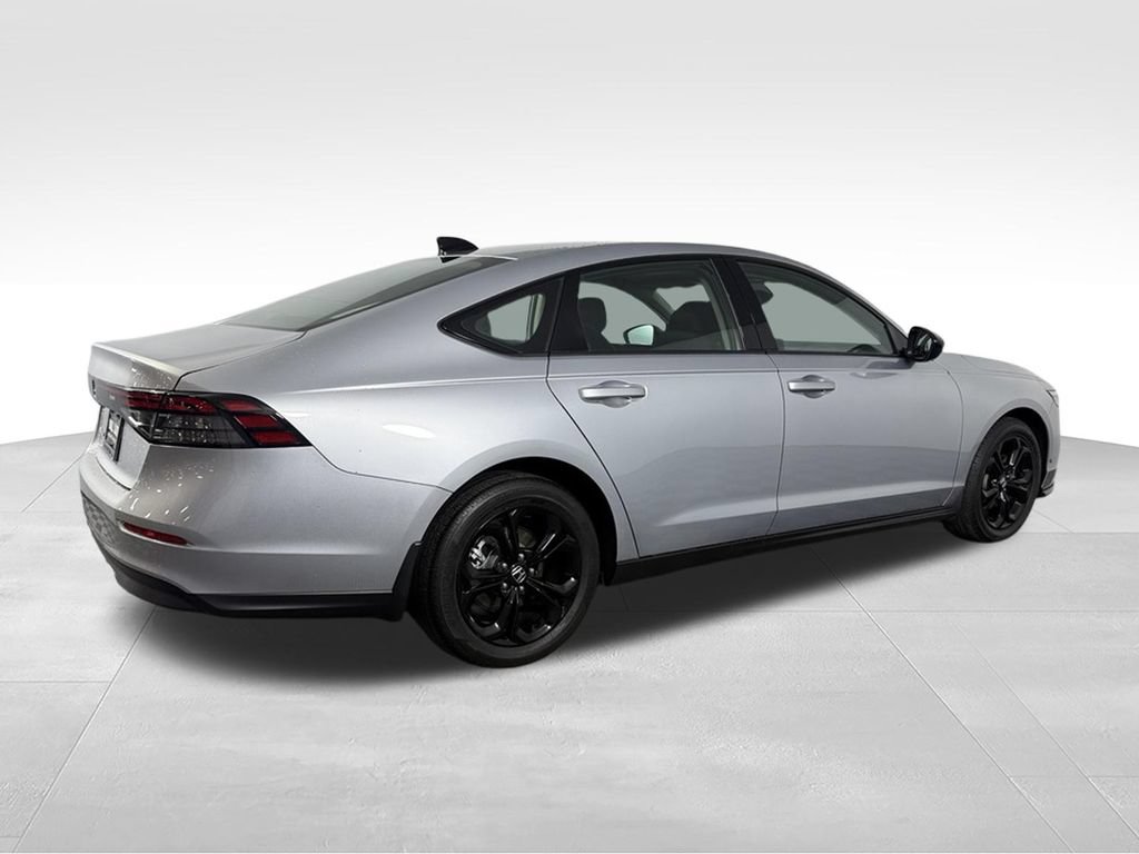 Used 2025 Honda Accord SE image 6