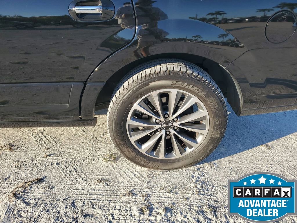 Used 2017 Lincoln Navigator Select image 21