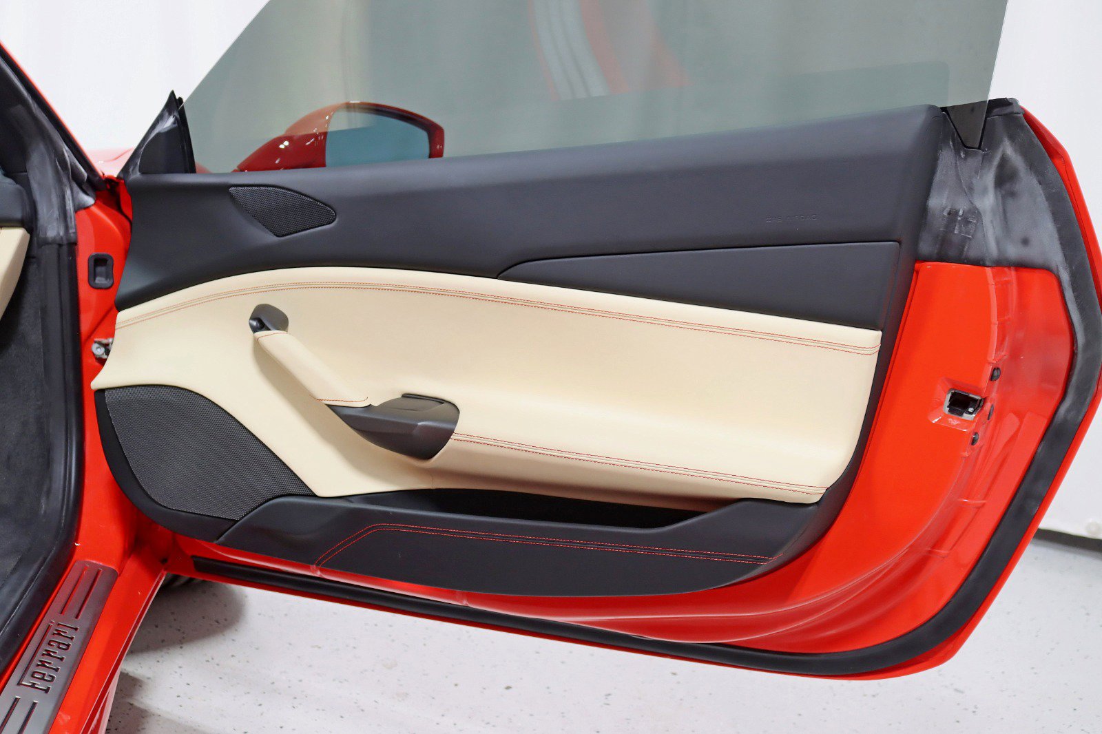 Used 2018 Ferrari 488 GTB image 34