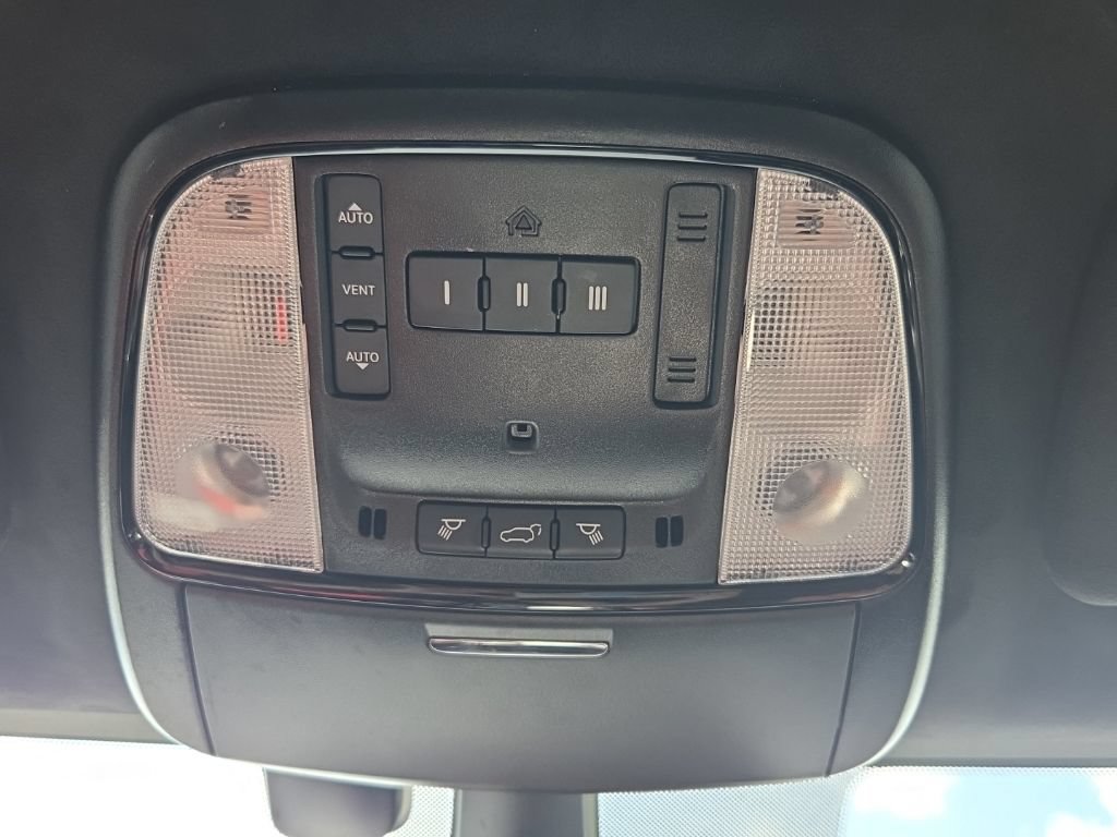 Used 2025 Dodge Durango R/T AWD/4WD image 36