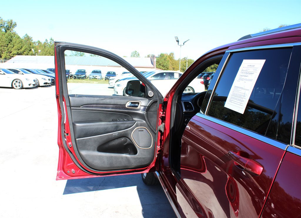 Used 2015 Jeep Grand Cherokee Summit w/ Platinum Series Group AWD/4WD image 38