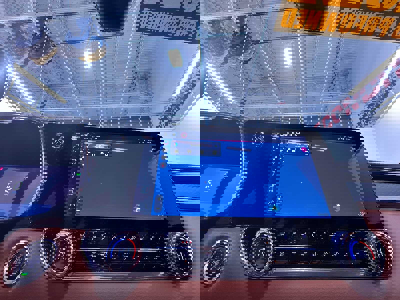 Used 2024 GMC Canyon AT4 w/ AT4 Premium Package image 27