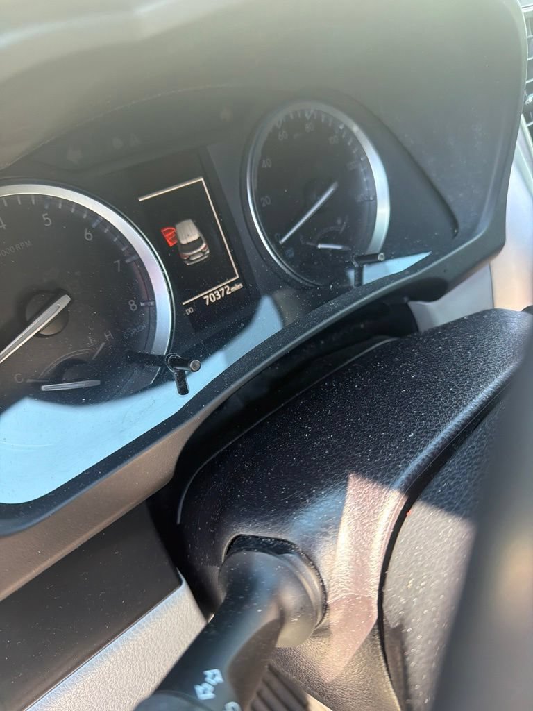 Used 2018 Toyota Highlander Limited AWD/4WD image 30