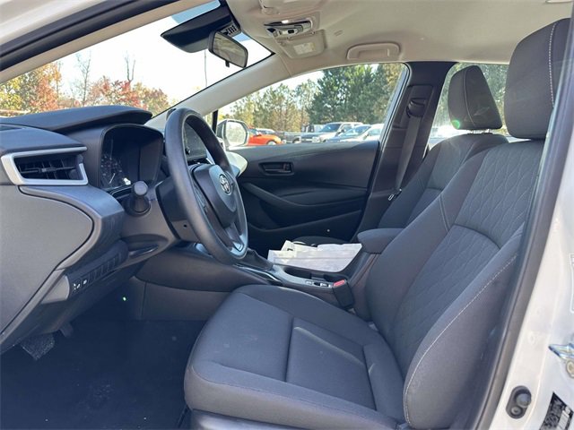 Used 2025 Toyota Corolla LE image 19