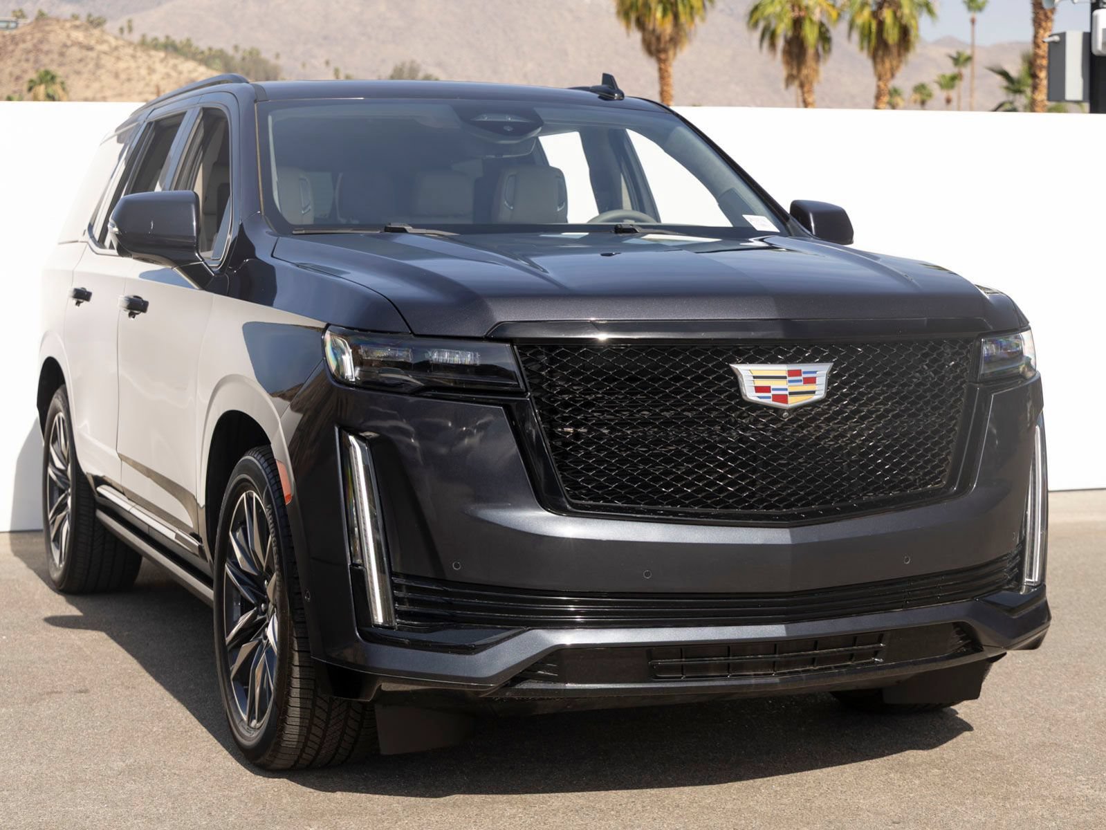 Used 2023 Cadillac Escalade Sport Platinum AWD/4WD image 2