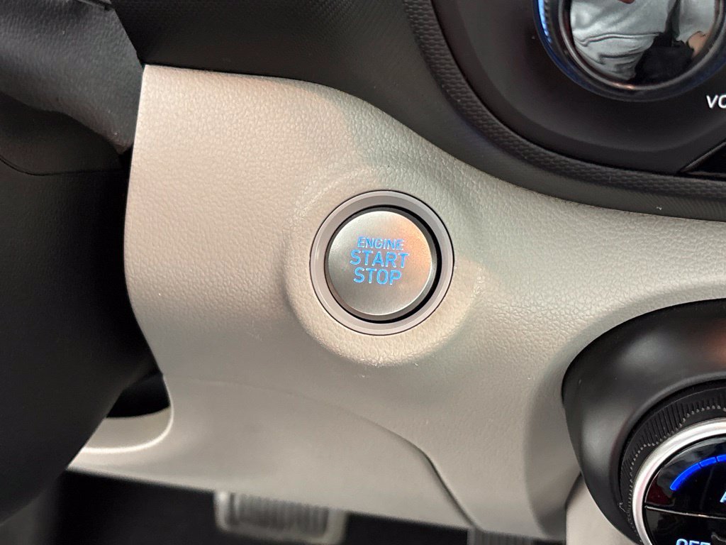 Used 2025 Hyundai Venue SEL FWD image 30