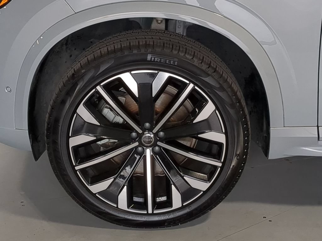 Used 2026 Volvo XC90 B5 Plus w/ Protection Package AWD/4WD image 16