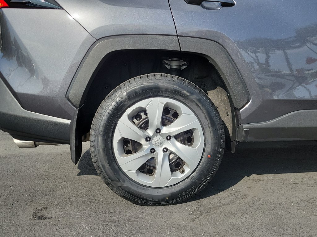 Used 2022 Toyota RAV4 LE AWD/4WD image 7