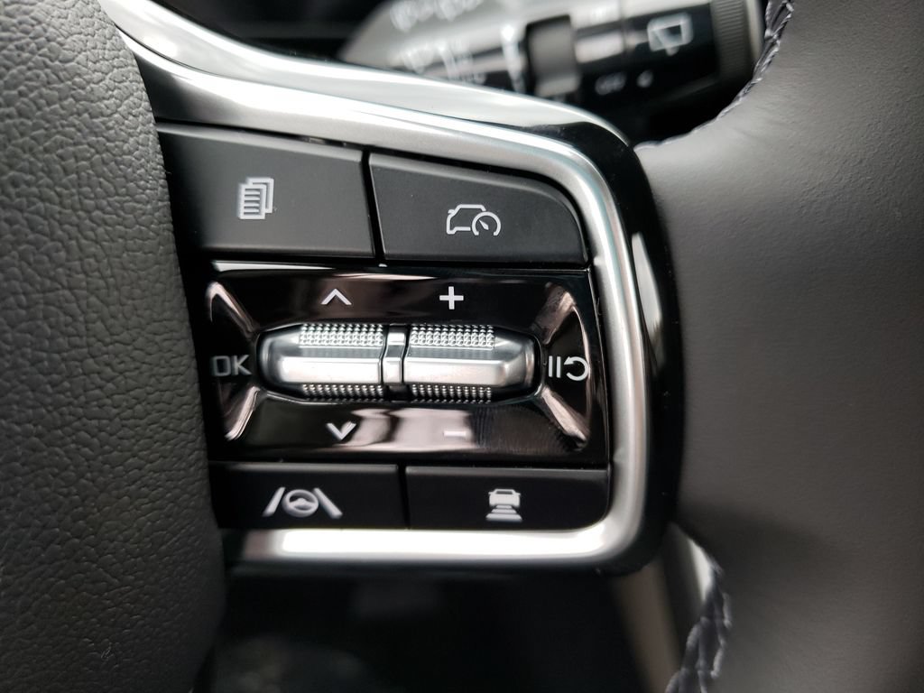 New 2026 Kia Carnival FWD image 11