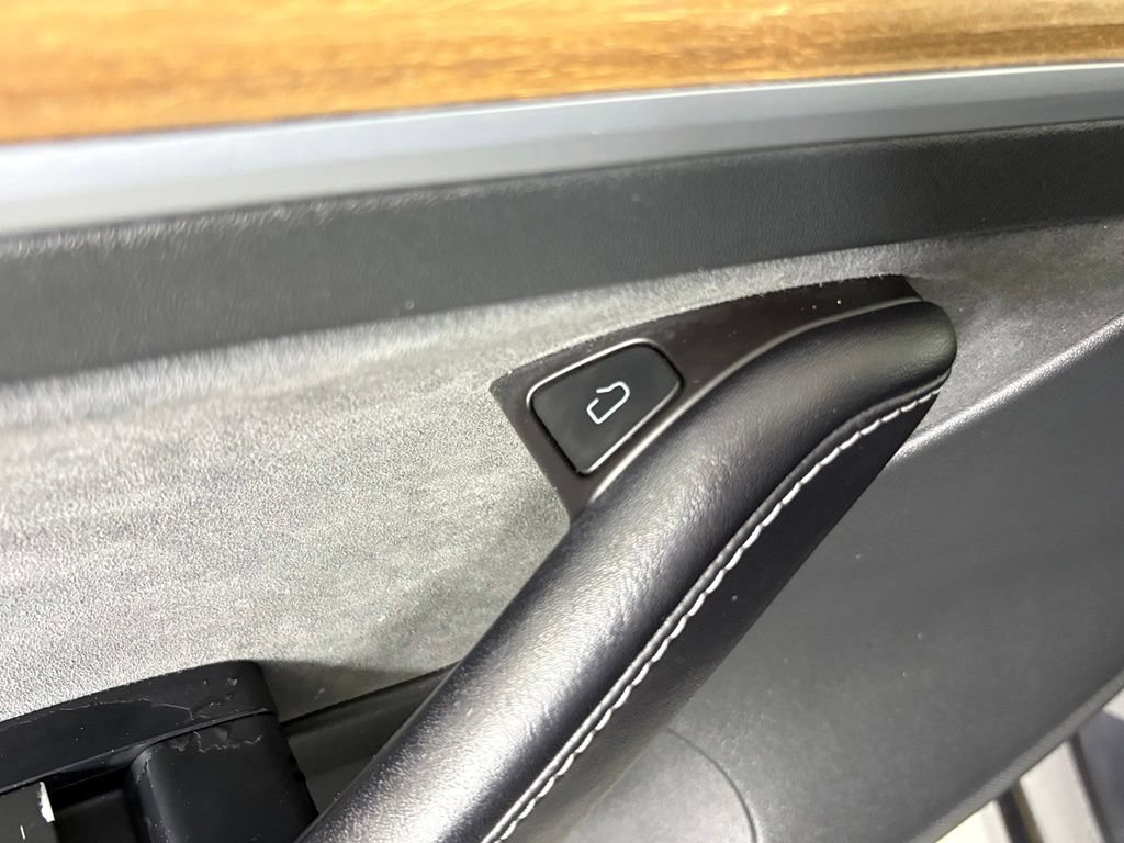 Used 2023 Tesla Model 3 Standard Range RWD image 17