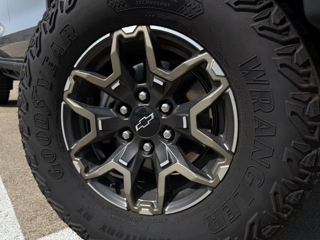 Used 2024 Chevrolet Colorado ZR2 AWD/4WD image 10