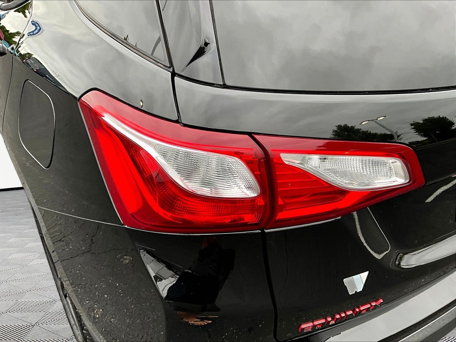 Used 2019 Chevrolet Equinox LT FWD image 23
