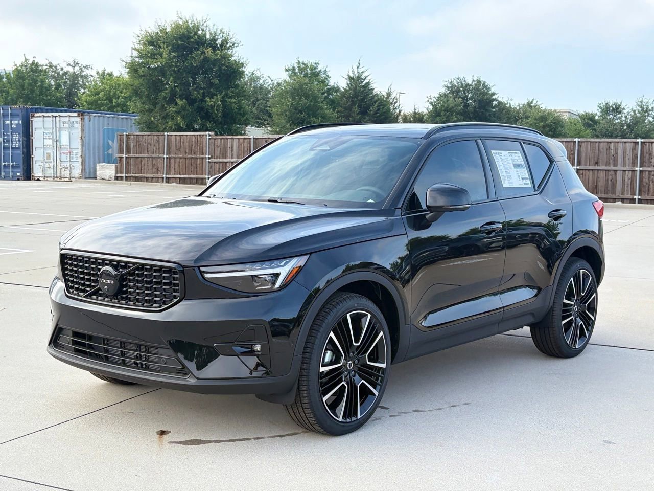 New 2026 Volvo XC40 B5 Ultra w/ Protection Package Premier AWD/4WD video 2