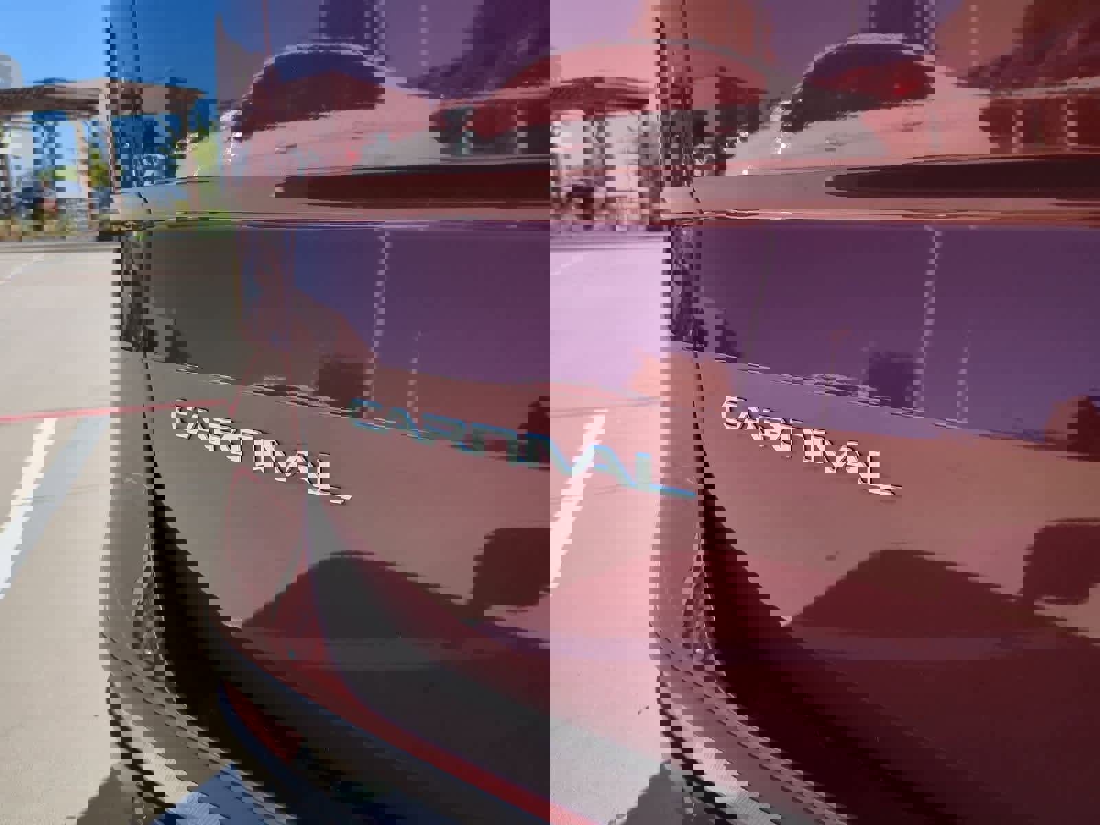 Certified 2023 Kia Carnival EX image 11