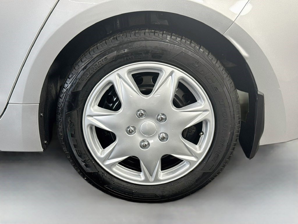 Used 2021 Toyota Corolla LE FWD image 35