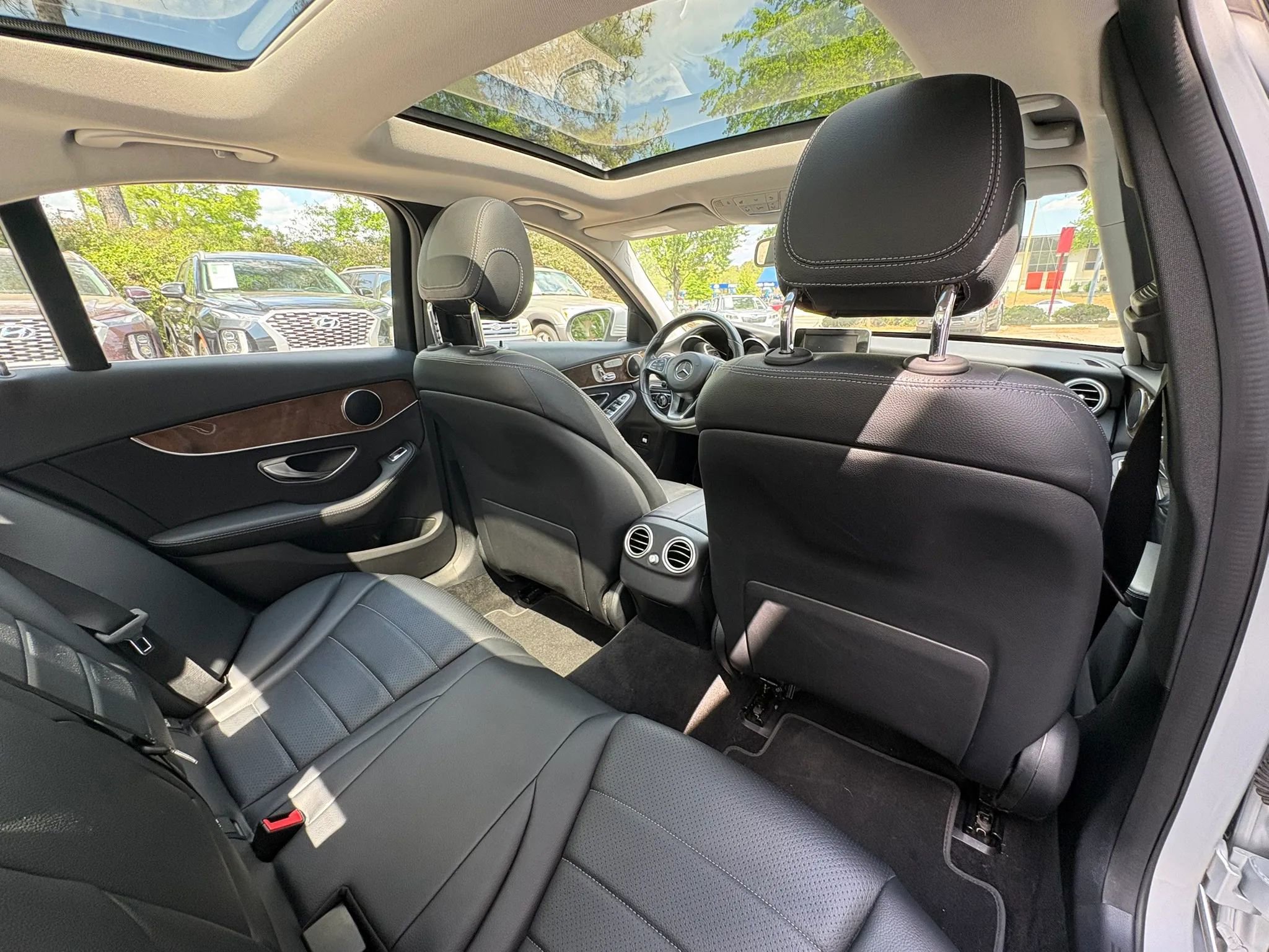 Used 2017 Mercedes-Benz C 300 4MATIC Sedan image 12