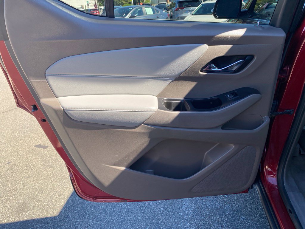 Used 2020 Chevrolet Traverse LT w/ LT Premium Package FWD image 16