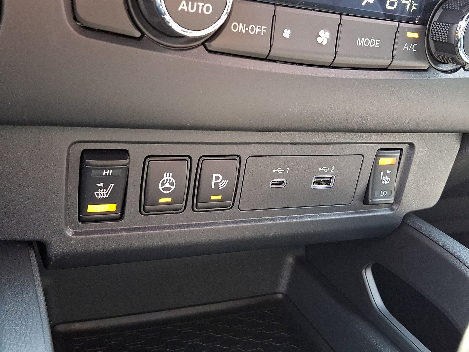 New 2026 Nissan Frontier SV w/ All-Weather Content Package AWD/4WD image 15