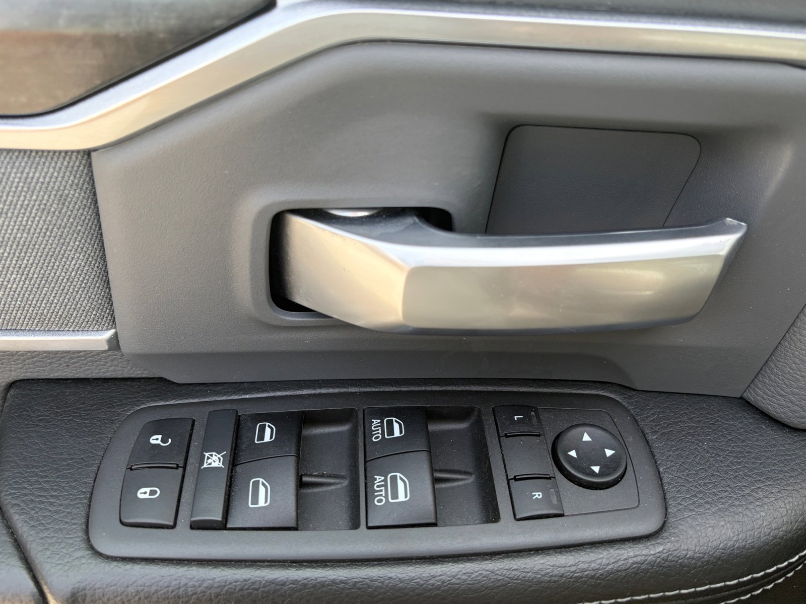 Used 2022 RAM 2500 Big Horn w/ Cold Weather Group image 15