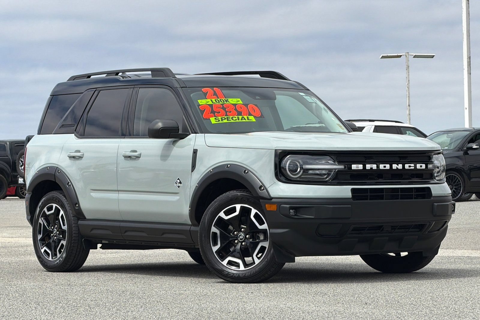Used 2021 Ford Bronco Sport Outer Banks AWD/4WD image 2