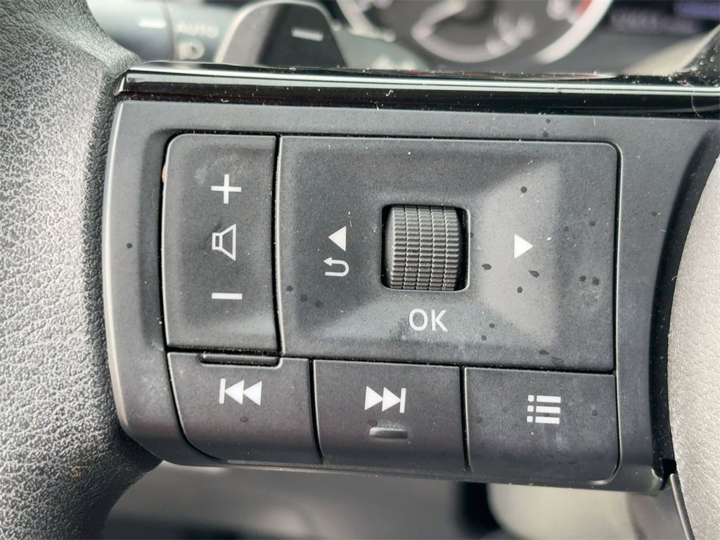 Used 2022 Nissan Rogue SV image 18