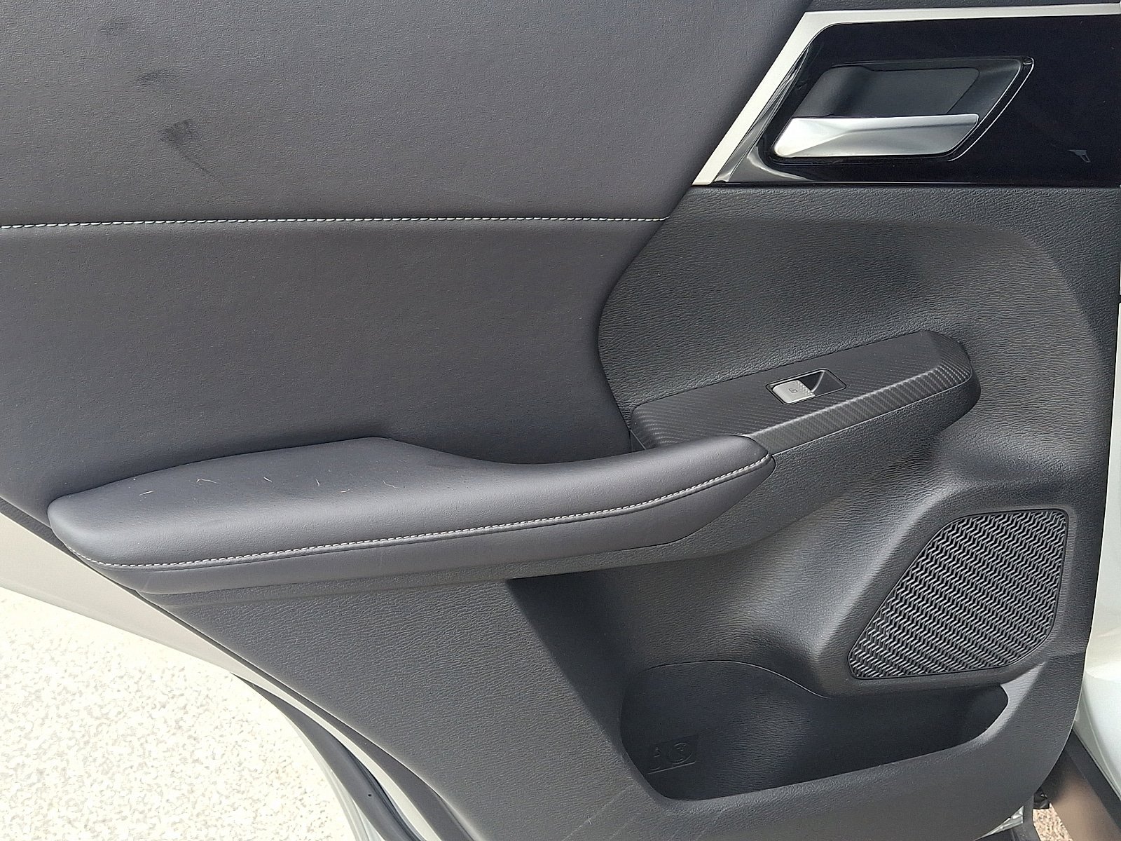 Used 2023 Mitsubishi Outlander SE image 13