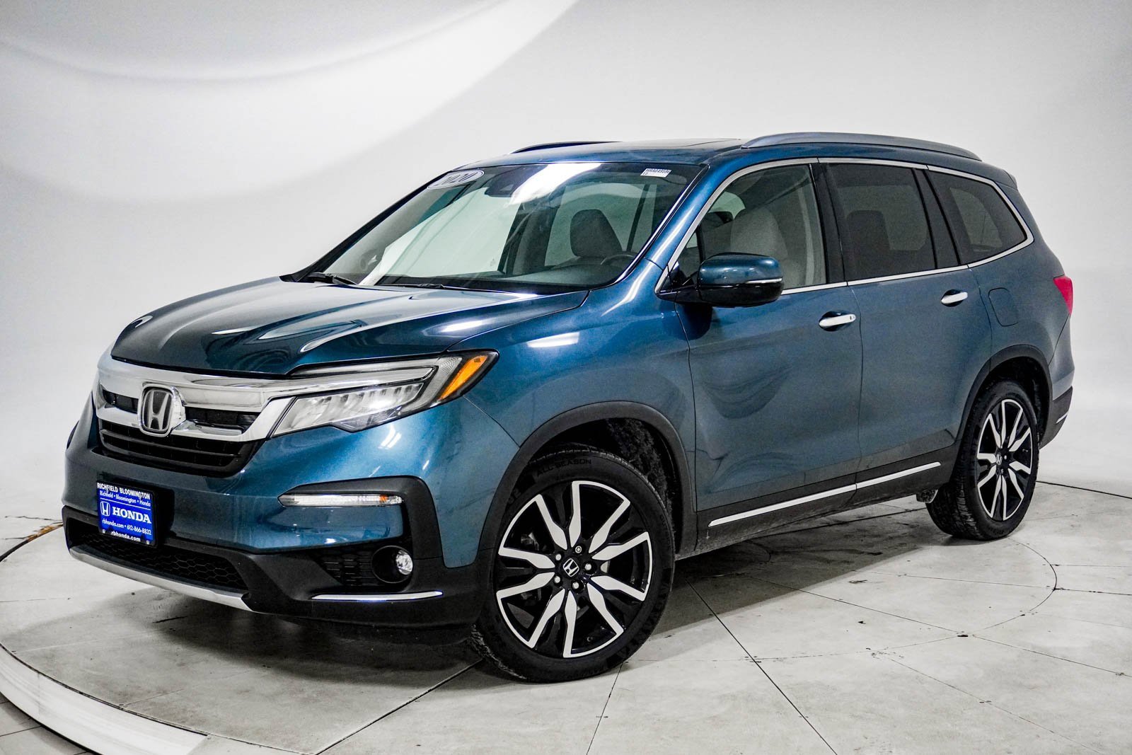 Used 2020 Honda Pilot Touring image 1