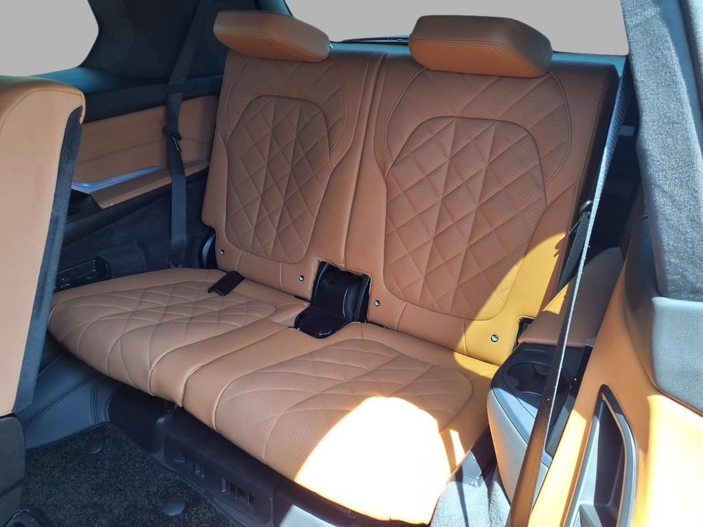 Used 2024 BMW X7 xDrive40i AWD/4WD image 25