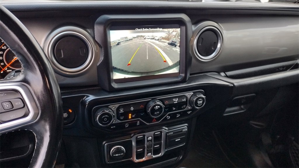 Used 2020 Jeep Wrangler Unlimited Sahara image 13