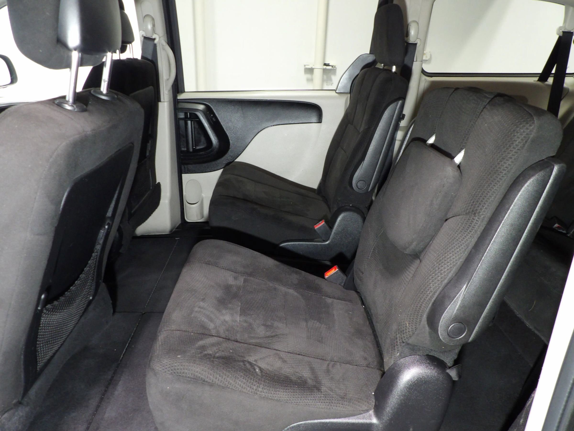 Used 2013 Dodge Grand Caravan SXT image 10