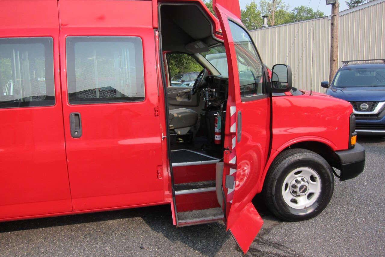 Used 2011 GMC Savana 2500 image 4
