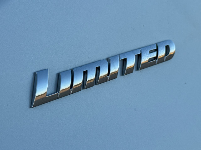 Used 2024 Toyota Tundra Limited AWD/4WD image 7