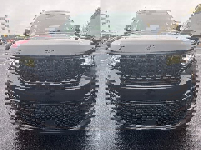 New 2025 Jeep Grand Cherokee Limited image 3