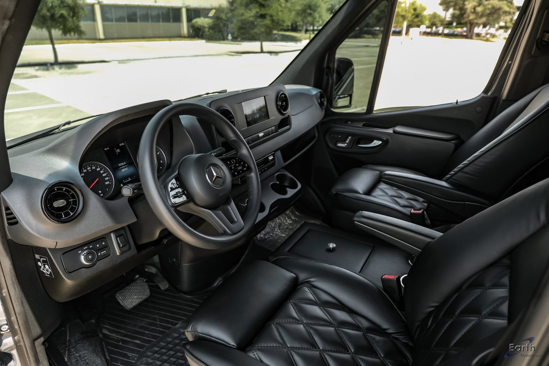 Used 2022 Mercedes-Benz Sprinter 2500 image 2