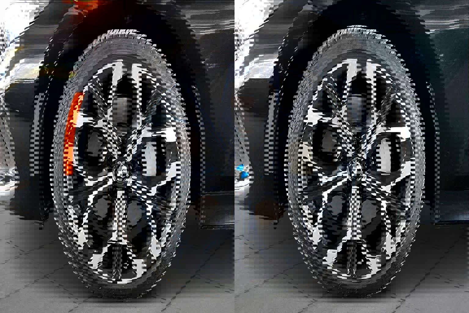 Certified 2025 BMW 330i Sedan image 10