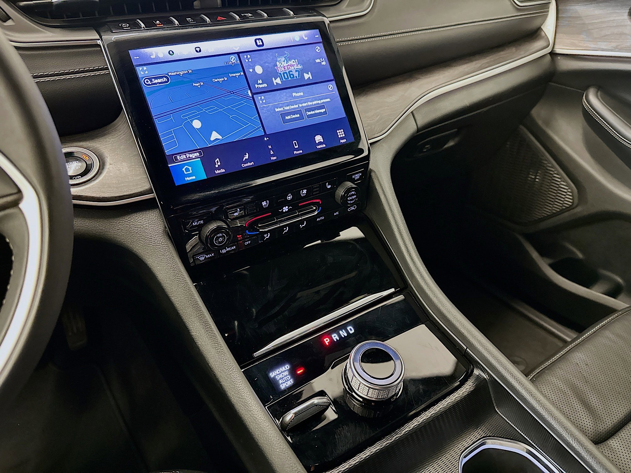 Used 2024 Jeep Grand Cherokee L Limited w/ Luxury Tech Group II image 26